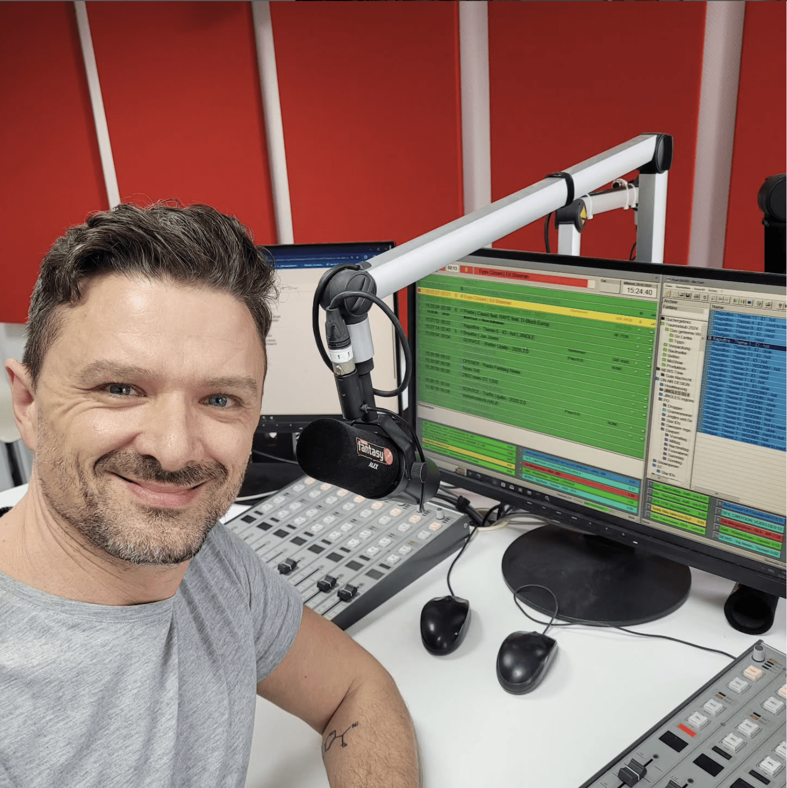 Moderation Radio Fantasy Studio
