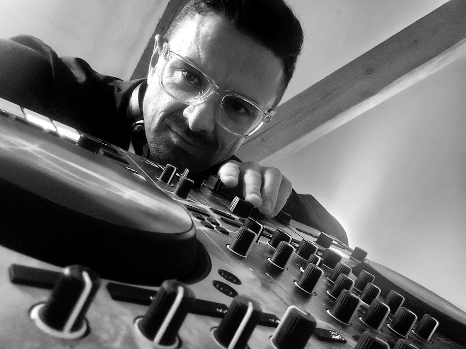 DJ schwarz weiß Brille